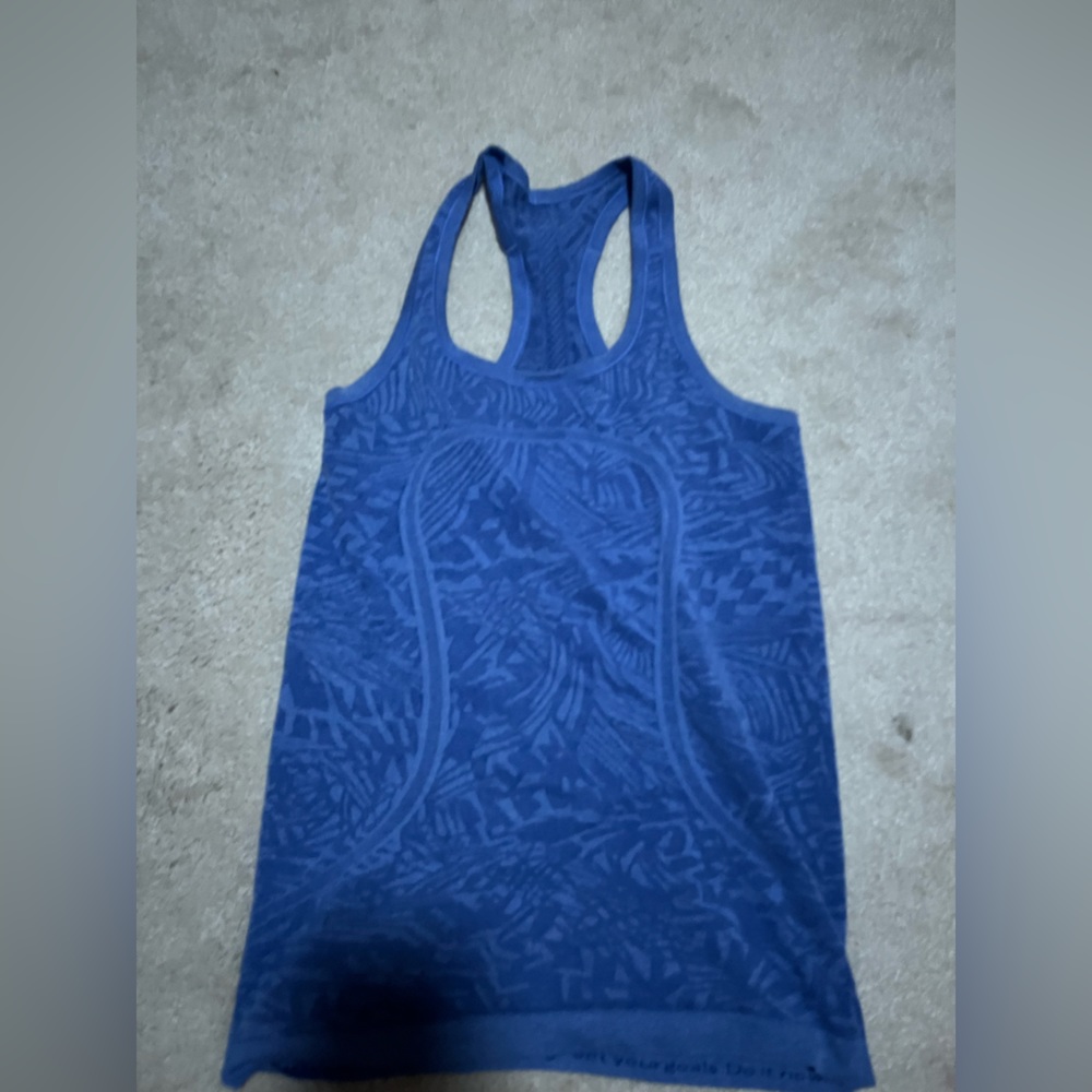 Lululemon swiftly tech blue with pattern tank top size 6